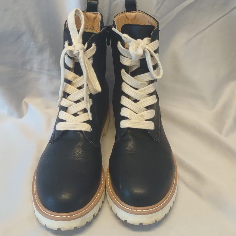 Oasis Society Women's Black Vegan Leather Combat Boots Size 7.5 Medium EUC - Picture 2 of 14